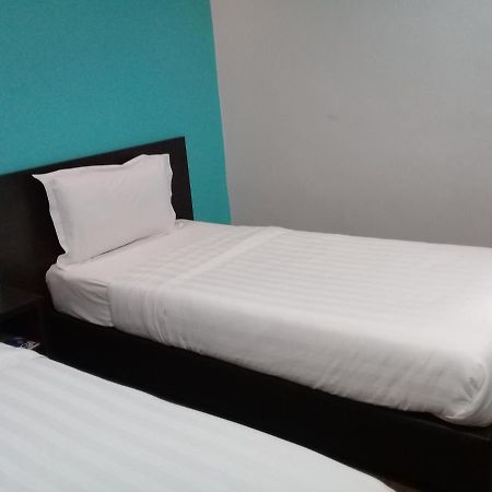 Clover Hotel Іпох Екстер'єр фото